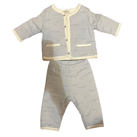 Givenchy Kids Pajama Set in Gray and Cream